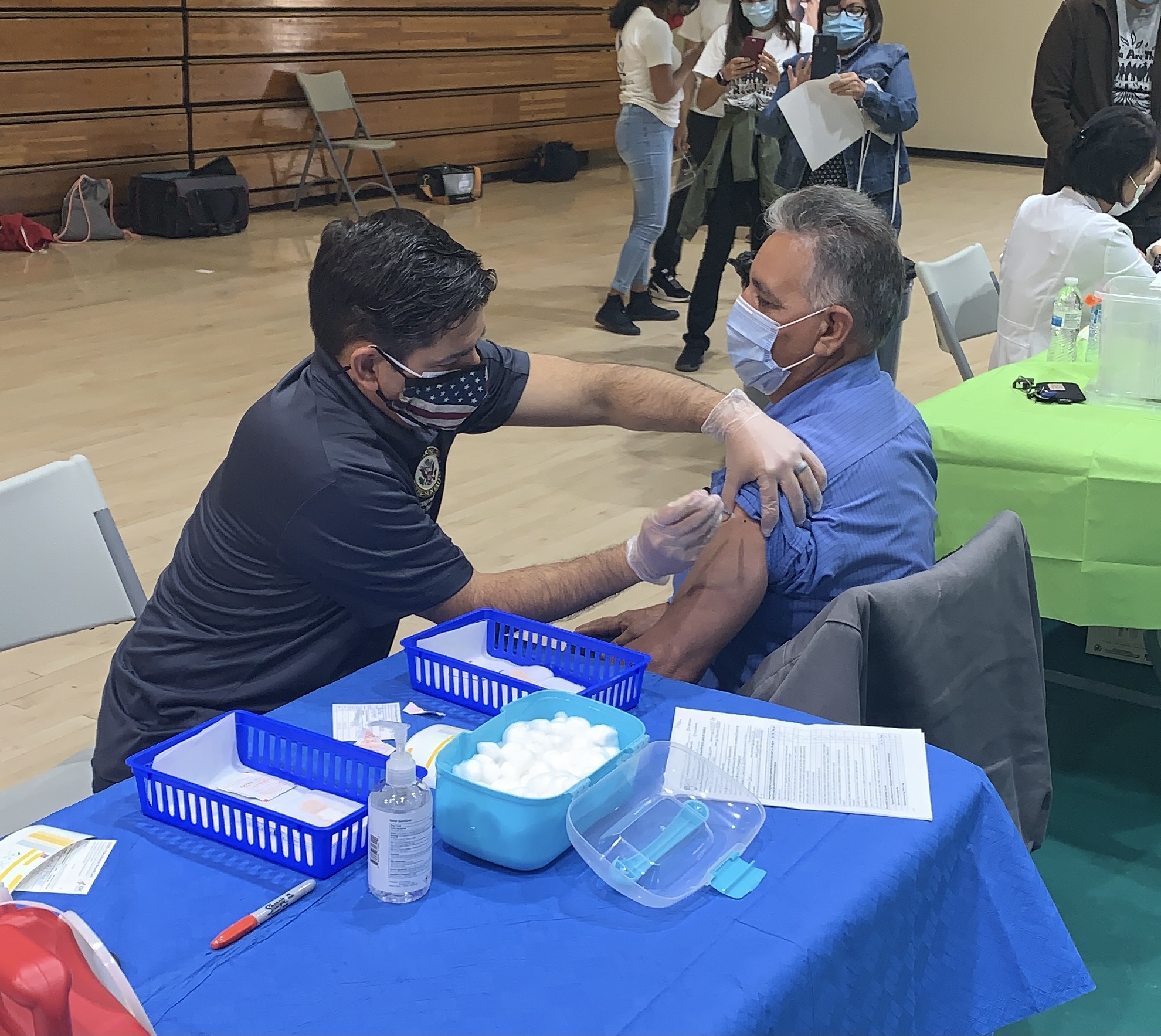 Rep. Ruiz Vaccinates Constituent 